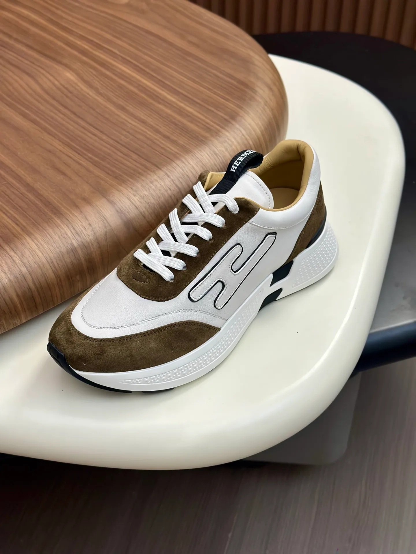 [HERMES] Hermès men's shoes 💰840💰 - High-end quality original order - Upper: 🔝 tumbled calfskin, brand canvas cloth, shoe body sewn with ´H´ pattern - Lining: water-dyed cowhide - Outsole: ultra-light T men's shoes 💰U foam rubber; two-color molded outsole - Ultra-high quality control, fine workmanship: highlighted (high-end, luxury, grade) -Size :39-44 (38, 45, can be customized)